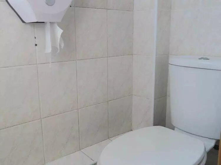 Отель Strand Continental Hostel