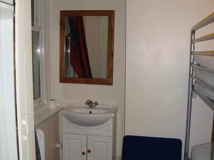 Отель Strand Continental Hostel