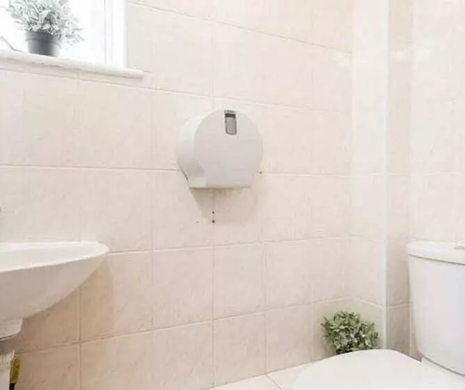 Отель Strand Continental Hostel