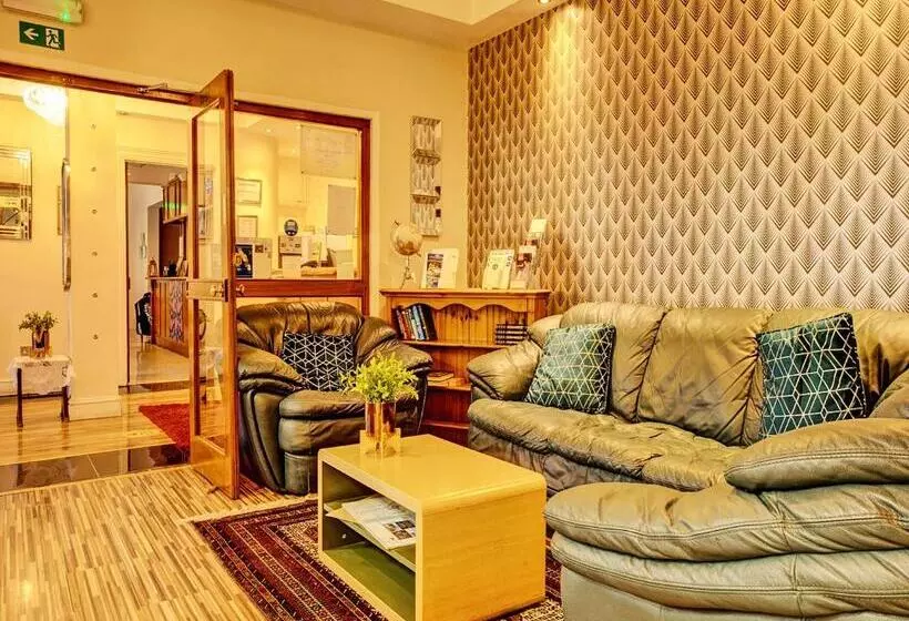 ホテル The Waverley