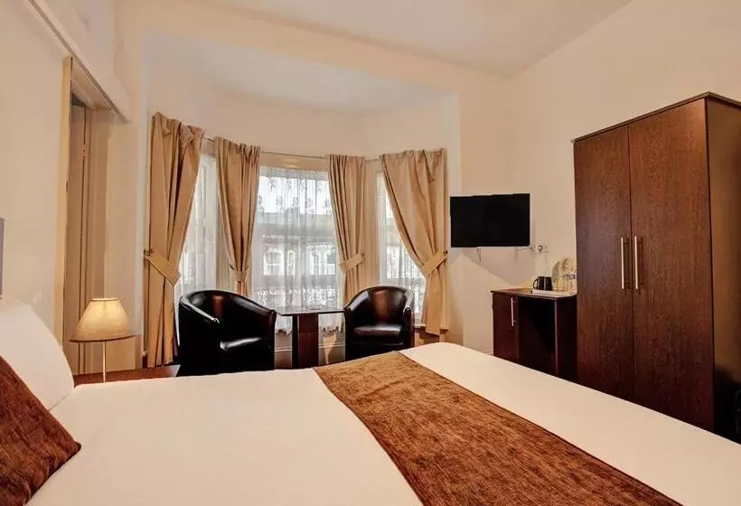 ホテル The Waverley