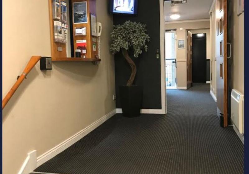 The Knight Residence By Mansley