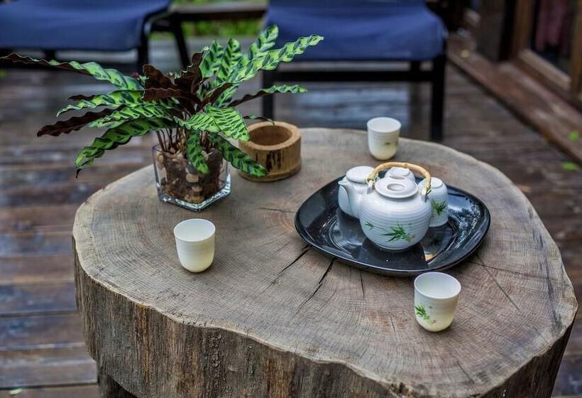 Bed and Breakfast Guyue Caotang Inn