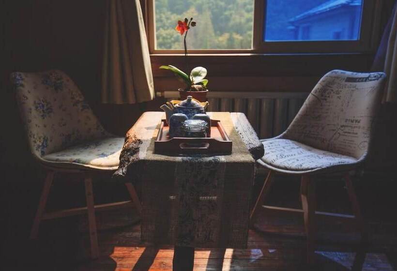 Bed and Breakfast Guyue Caotang Inn