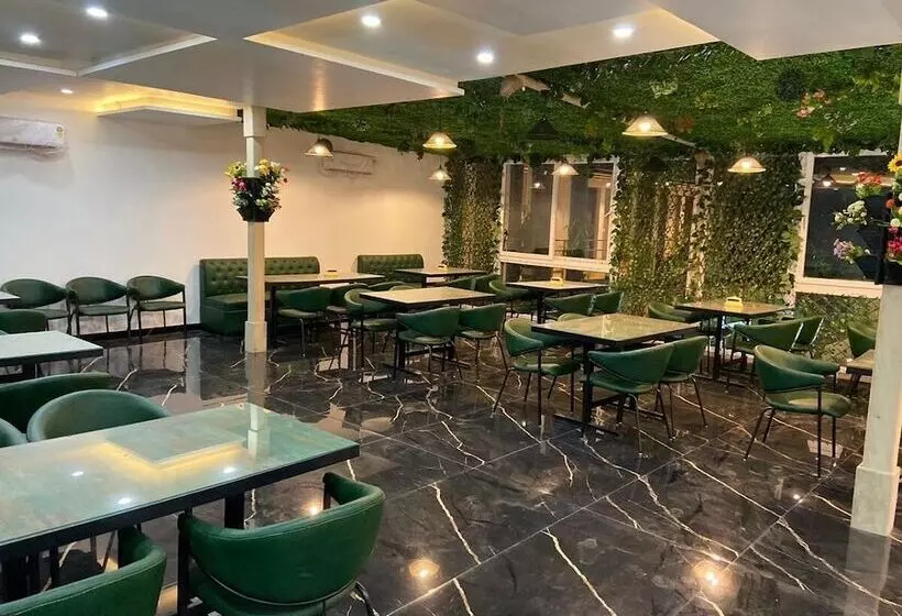 Hotel Corbett Treff