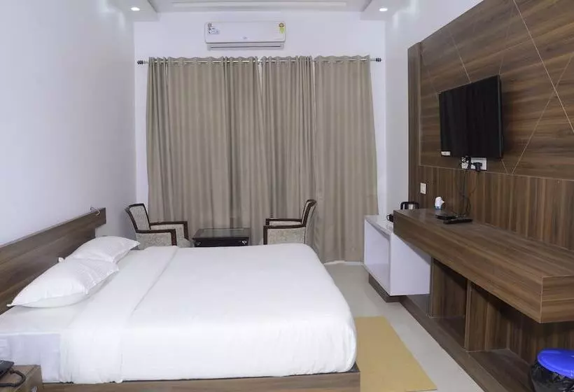 Hotel Corbett Treff