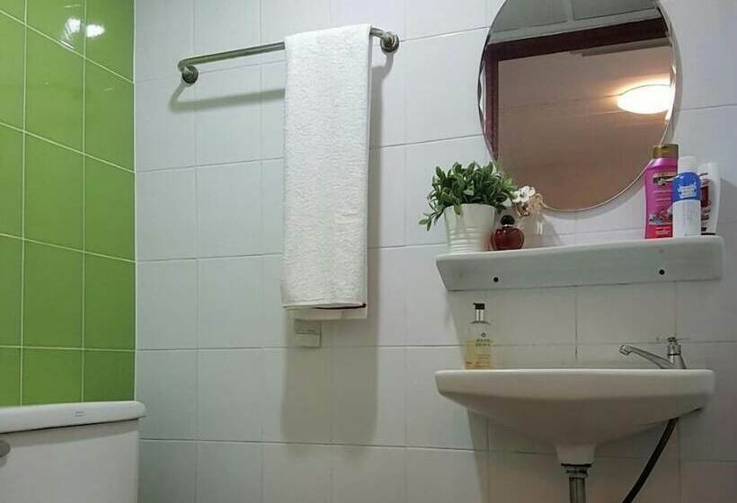 בית מלון כפרי Na Bangkok Residence By The Emerald