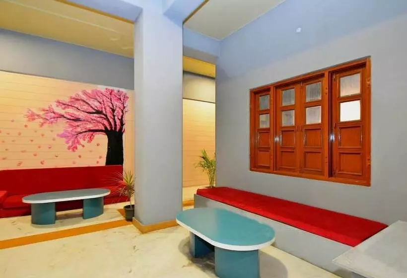 Pink Elephant Haveli   Hostel