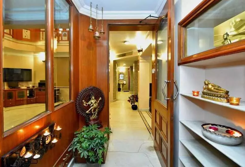 Pink Elephant Haveli   Hostel