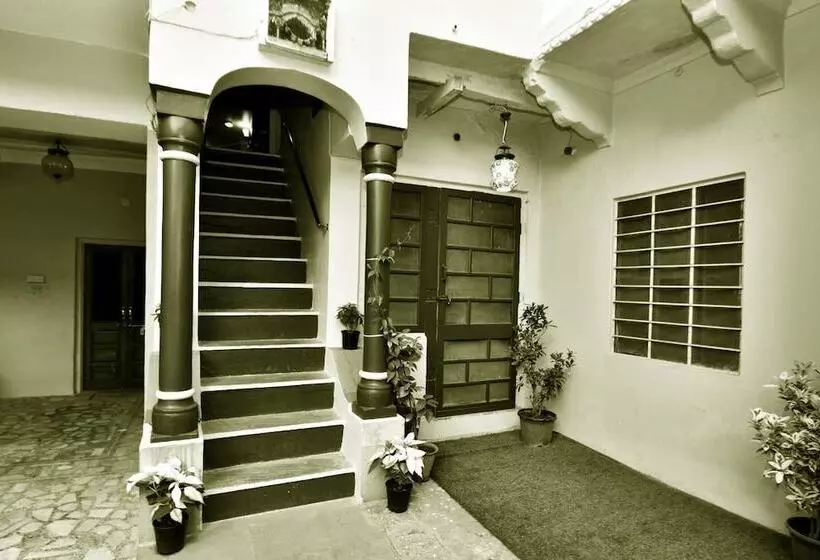Pink Elephant Haveli   Hostel