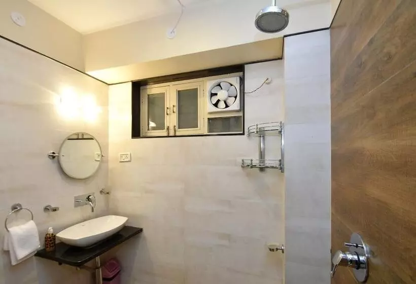 Pink Elephant Haveli   Hostel