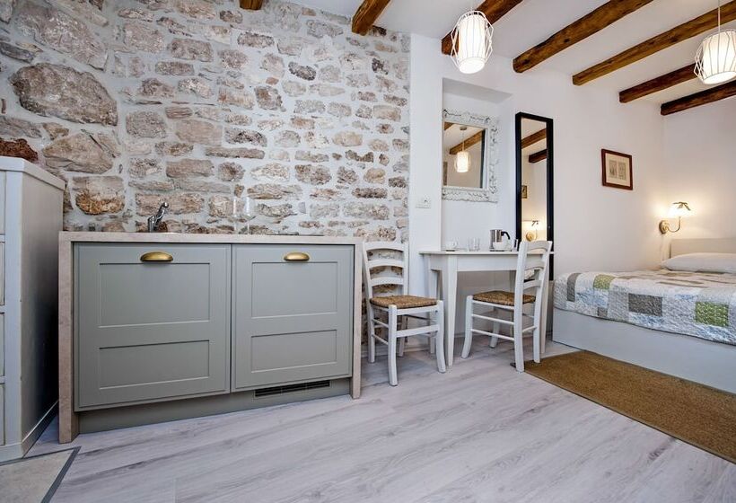 Apartment And Studio Ca’ 3 Vie