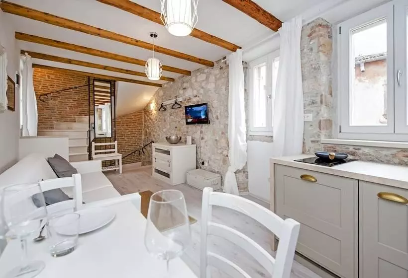 Apartment And Studio Ca’ 3 Vie