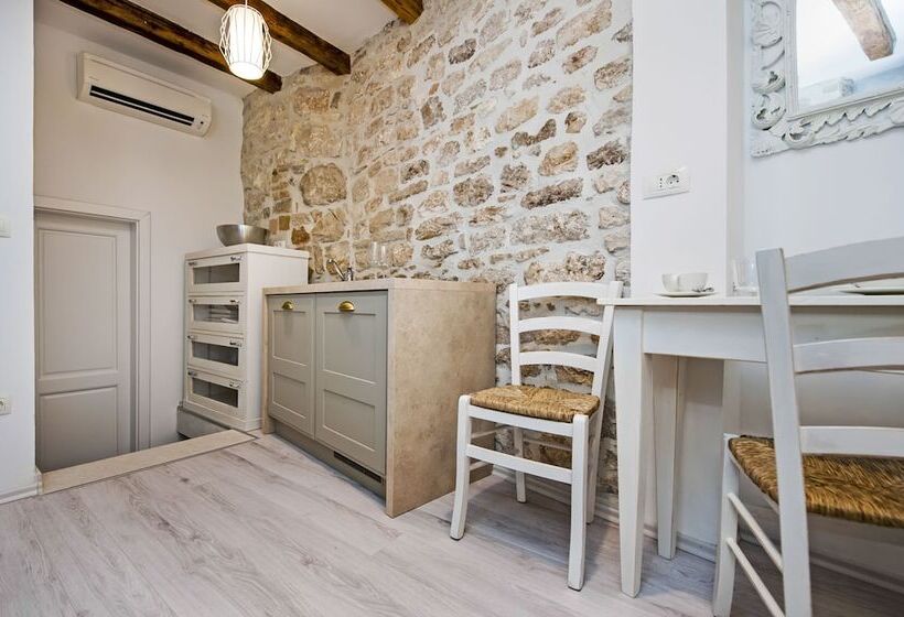 Apartment And Studio Ca’ 3 Vie