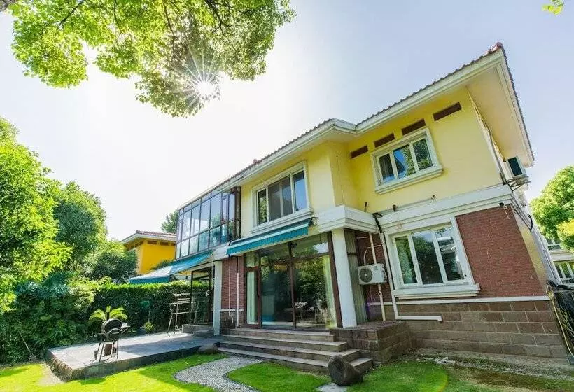 Carnival Villa With 5 Brs