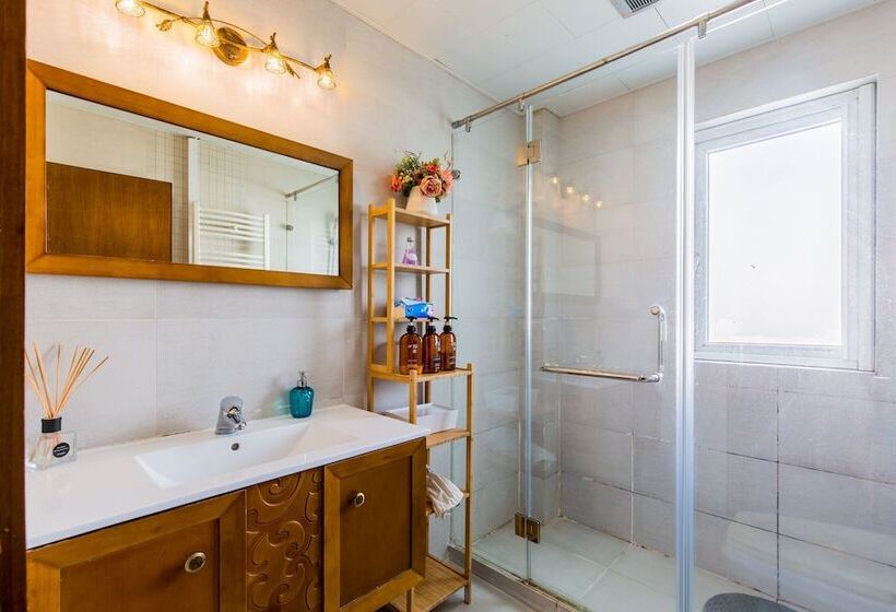 Carnival Villa With 5 Brs