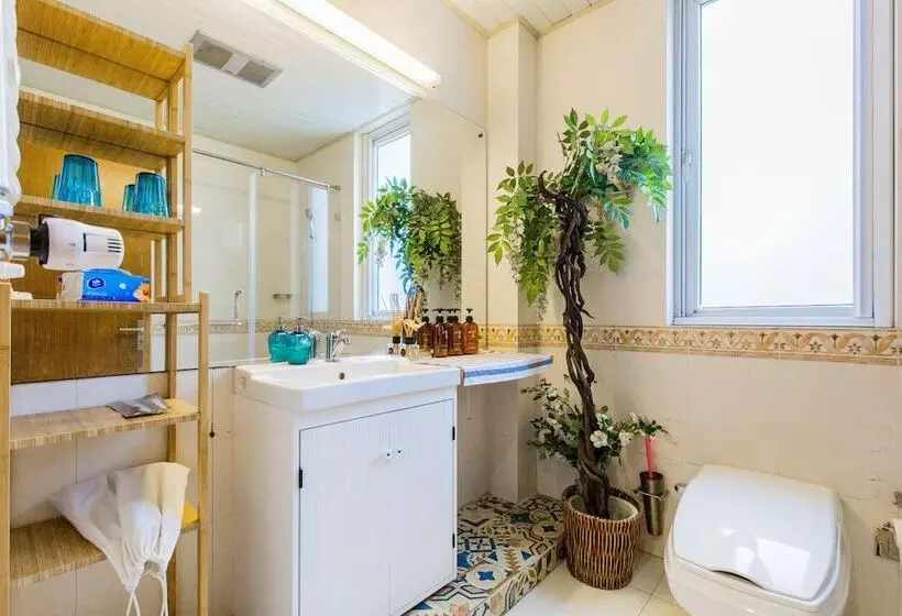 Carnival Villa With 5 Brs