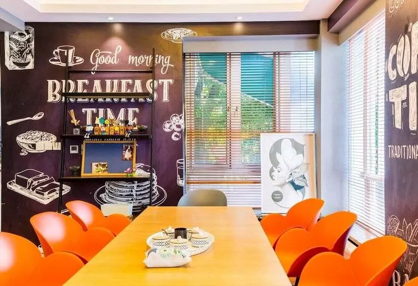 Carnival Villa With 5 Brs