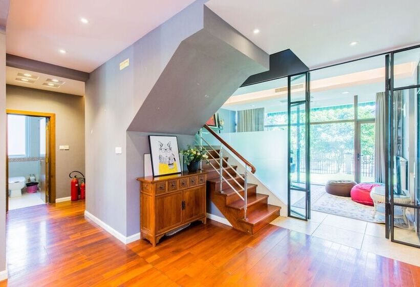 Carnival Villa With 5 Brs