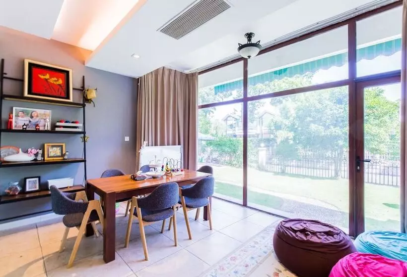 Carnival Villa With 5 Brs