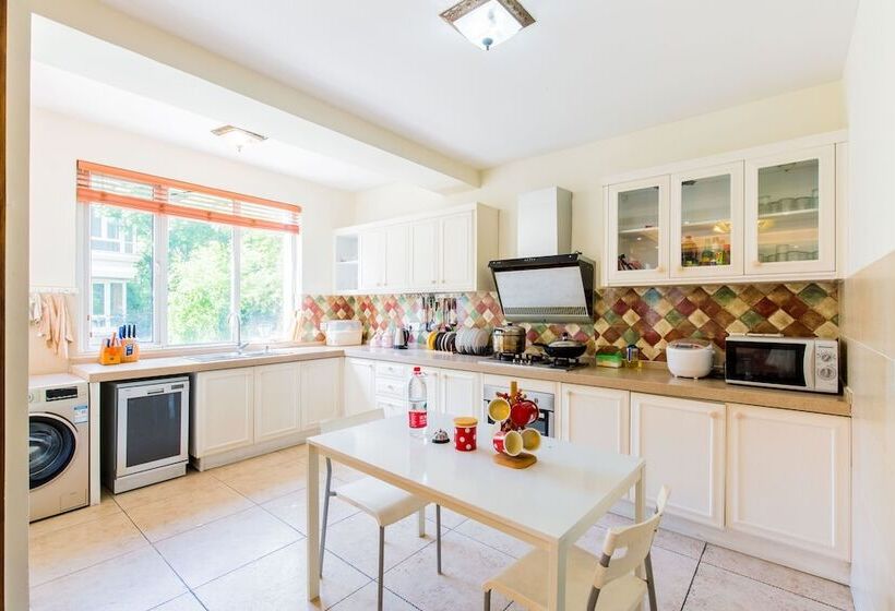 Carnival Villa With 5 Brs