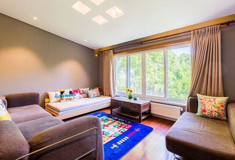 Carnival Villa With 5 Brs