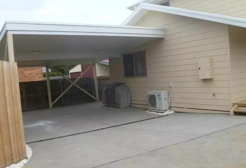 Cowes Holiday Haven   Property 1