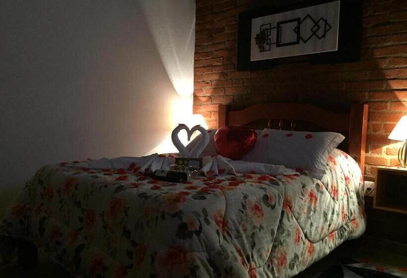 هتل Pousada Recanto Do Aeroporto