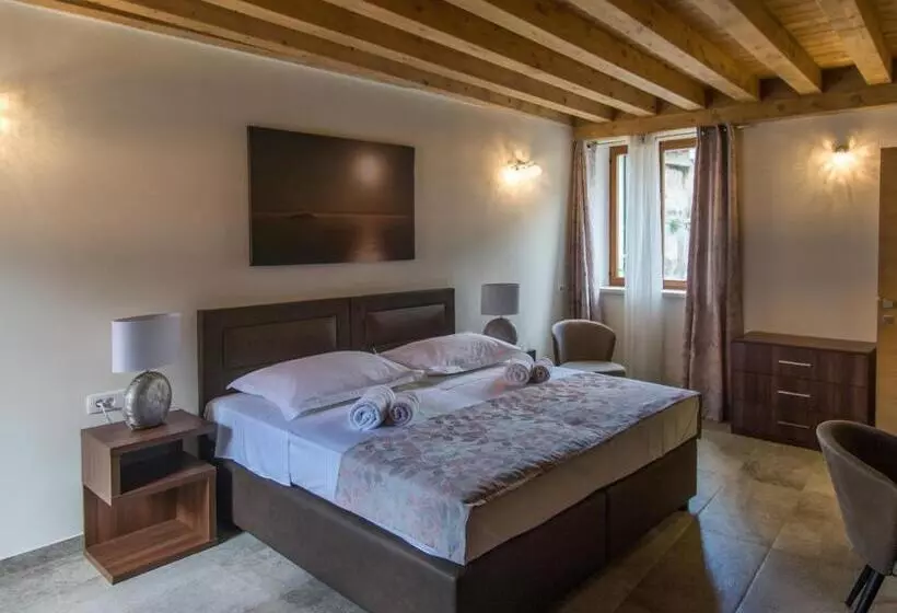 پانسیون Jr Luxury Guesthouse2