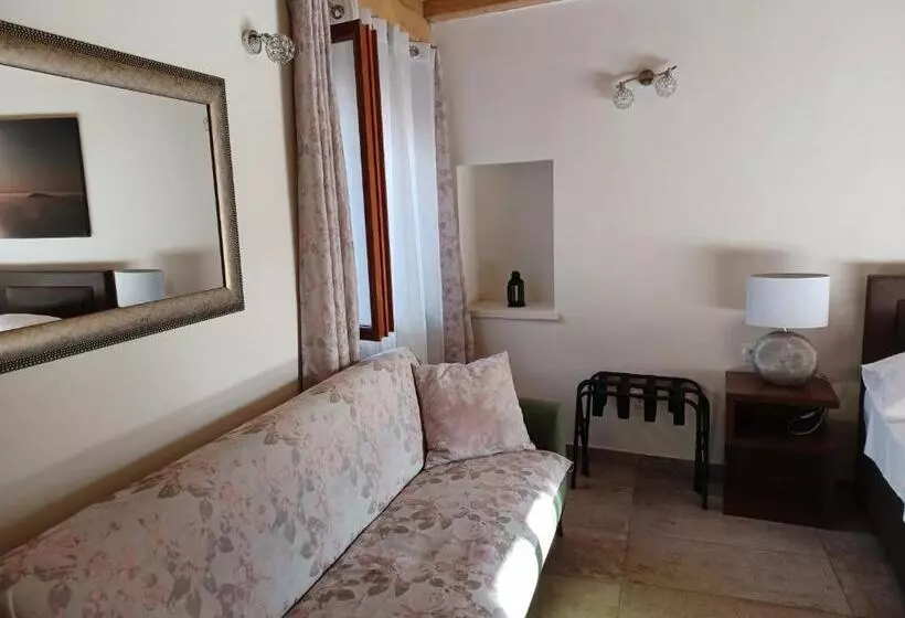 پانسیون Jr Luxury Guesthouse2