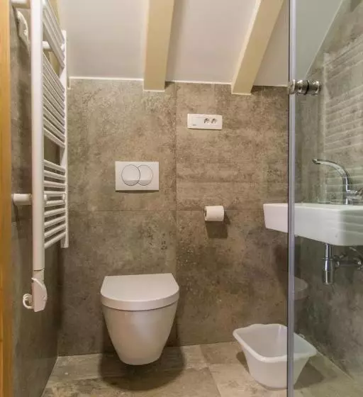 پانسیون Jr Luxury Guesthouse2