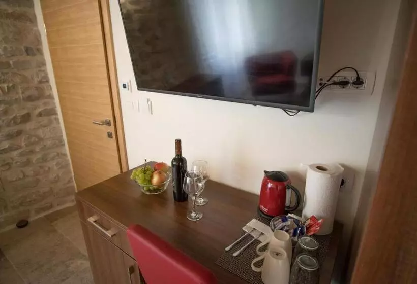 پانسیون Jr Luxury Guesthouse2