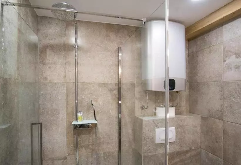 پانسیون Jr Luxury Guesthouse2