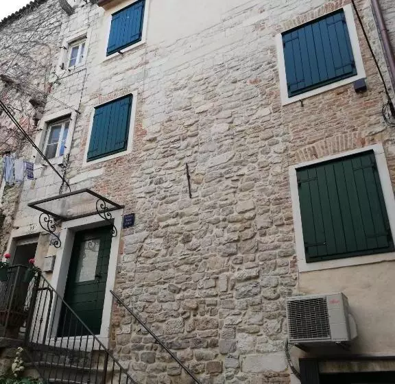 پانسیون Jr Luxury Guesthouse2