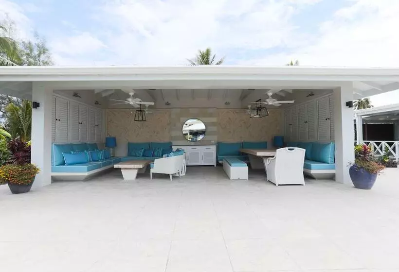 Majatalo Waterfoot House