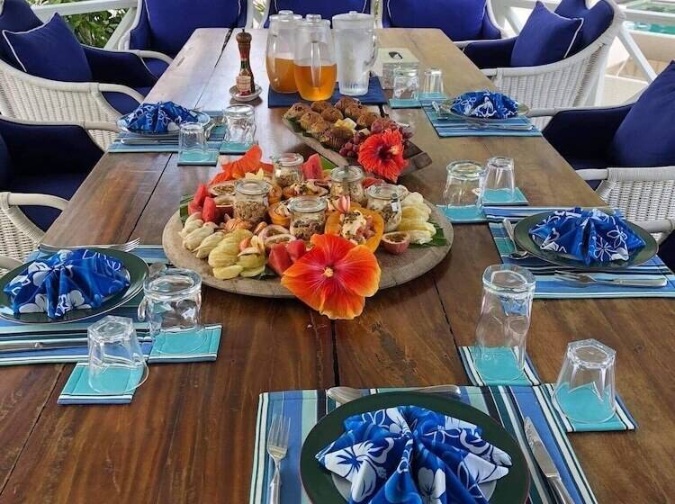 پانسیون Waterfoot House