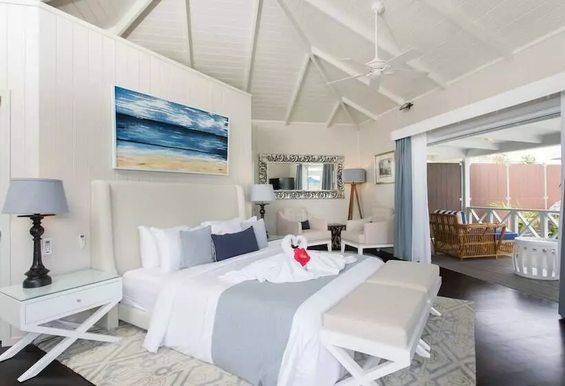 Majatalo Waterfoot House