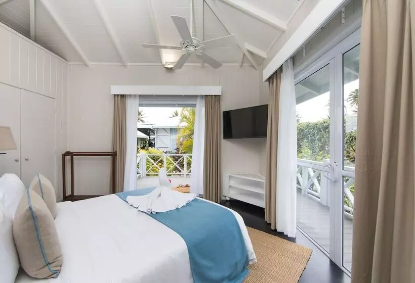 Majatalo Waterfoot House