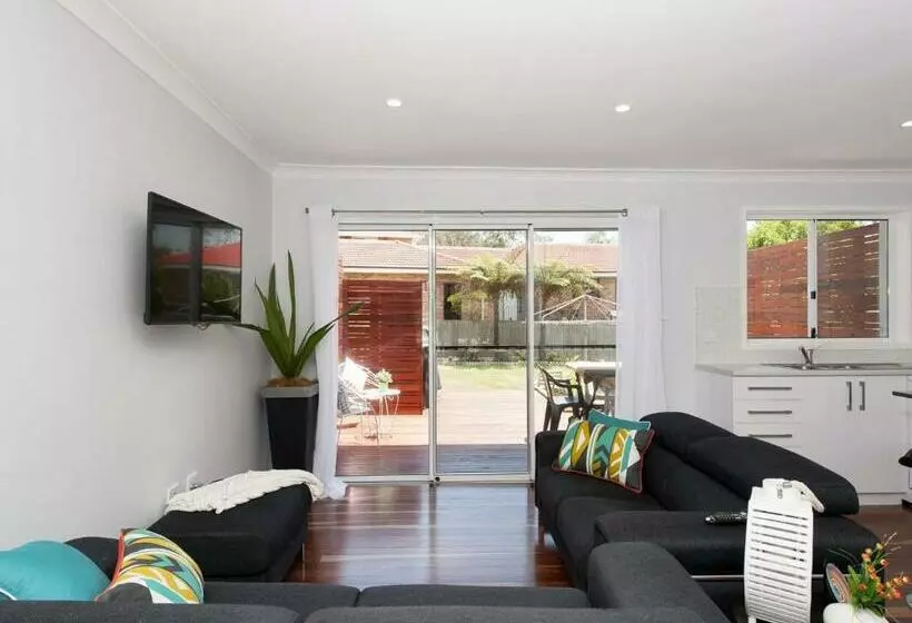 Eden By The Bay 98 Sandy Point Road
