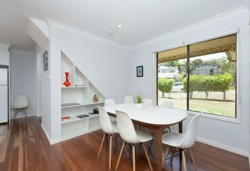 Eden By The Bay 98 Sandy Point Road