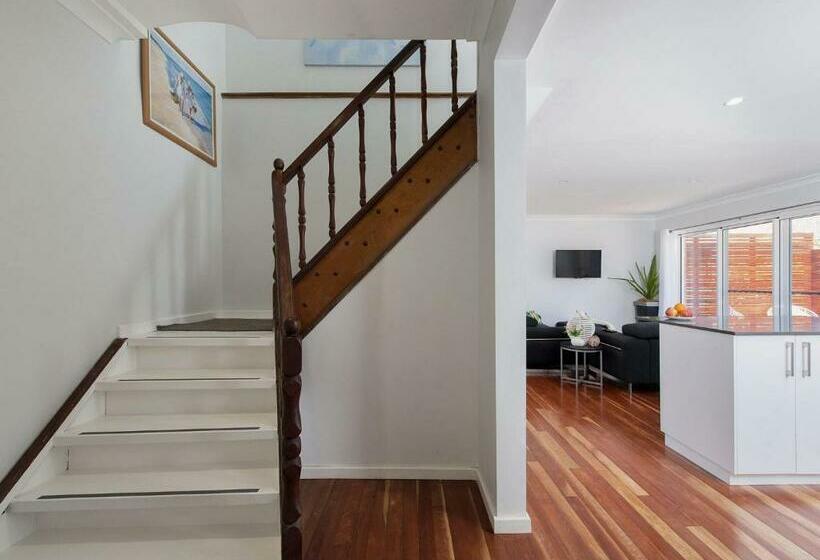 Eden By The Bay 98 Sandy Point Road