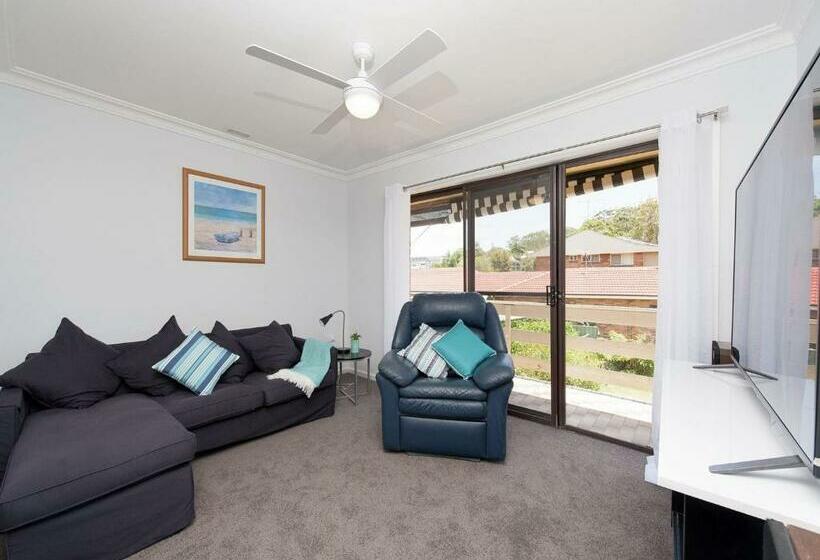 Eden By The Bay 98 Sandy Point Road