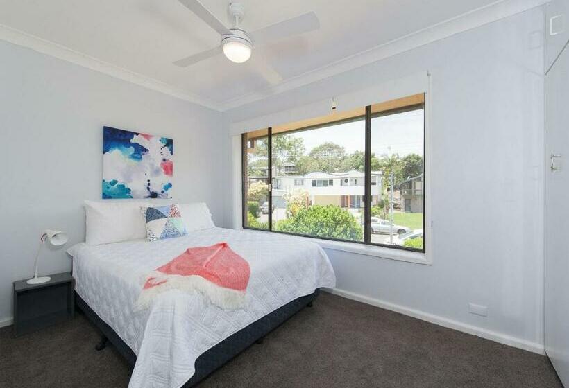 Eden By The Bay 98 Sandy Point Road