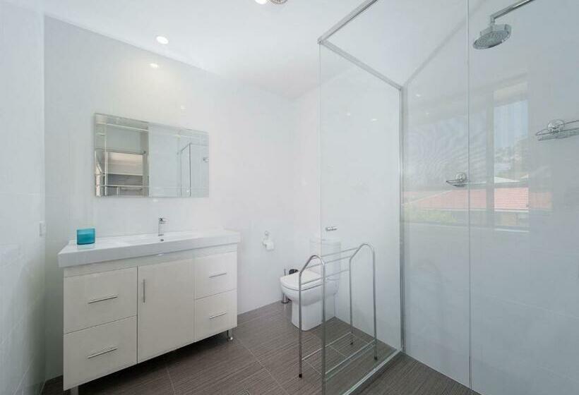 Eden By The Bay 98 Sandy Point Road