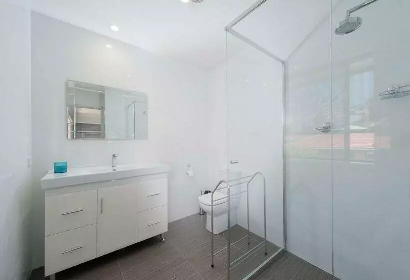 Eden By The Bay 98 Sandy Point Road
