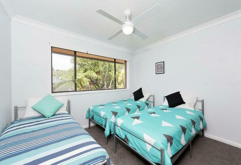 Eden By The Bay 98 Sandy Point Road