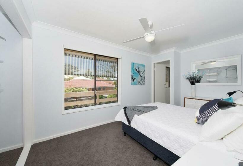 Eden By The Bay 98 Sandy Point Road