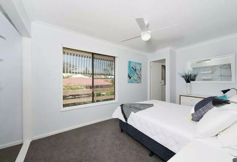 Eden By The Bay 98 Sandy Point Road