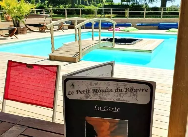 Aamiaismajoitus (B&B) Le Petit Moulin Du Rouvre