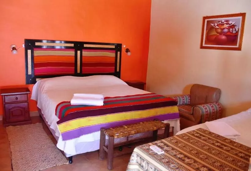 Hostal Paseo De Los Colorados